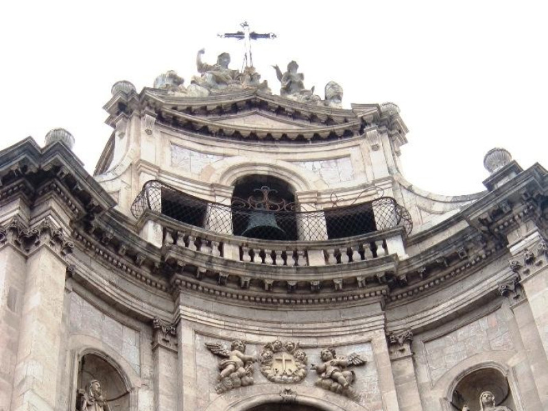Immagine descrittiva - https://commons.wikimedia.org/wiki/User:Pequod76 Immagine descrittiva - https://commons.wikimedia.org/wiki/User:Pequod76