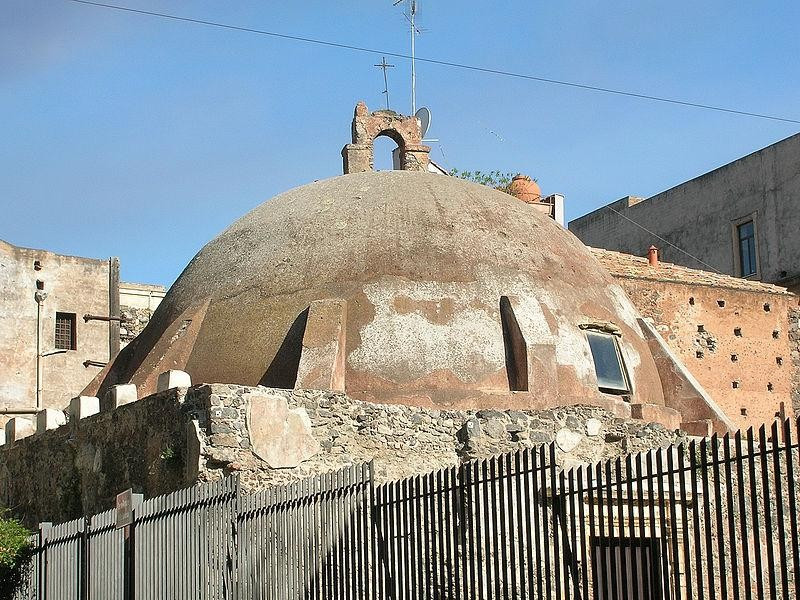 Immagine descrittiva - https://it.wikipedia.org/wiki/Terme_della_Rotonda#/media/File:TermeRotondaCT.JPG Immagine descrittiva - https://it.wikipedia.org/wiki/Terme_della_Rotonda#/media/File:TermeRotondaCT.JPG