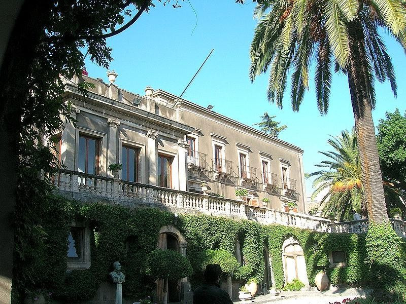 Immagine descrittiva - https://it.wikipedia.org/wiki/Villa_Cerami#/media/File:VillaCeramiVillaCT.JPG