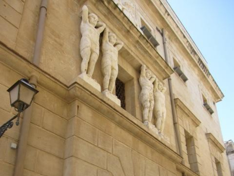 Immagine descrittiva - http://www.trapanistruzioniperluso.com/wordpress/cosa-vedere-a-trapani/monumenti-a-trapani/#Dali Immagine descrittiva - http://www.trapanistruzioniperluso.com/wordpress/cosa-vedere-a-trapani/monumenti-a-trapani/#Dali