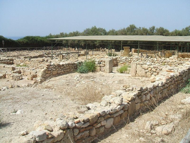 Immagine descrittiva - https://it.wikipedia.org/wiki/Kamarina#/media/File:Camarina_QuartierAltare_02.jpg