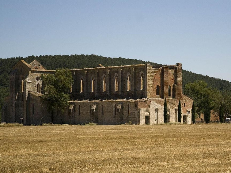 Immagine descrittiva - https://it.wikipedia.org/wiki/Abbazia_di_San_Galgano#/media/File:San_galgano_fuori.jpg