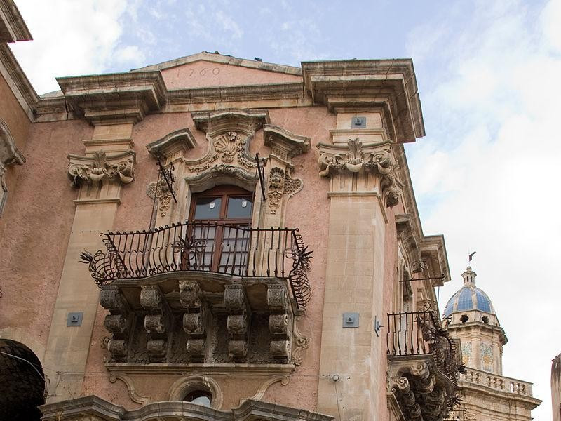 Immagine descrittiva - https://commons.wikimedia.org/wiki/User:Poudou99 Immagine descrittiva - https://commons.wikimedia.org/wiki/User:Poudou99