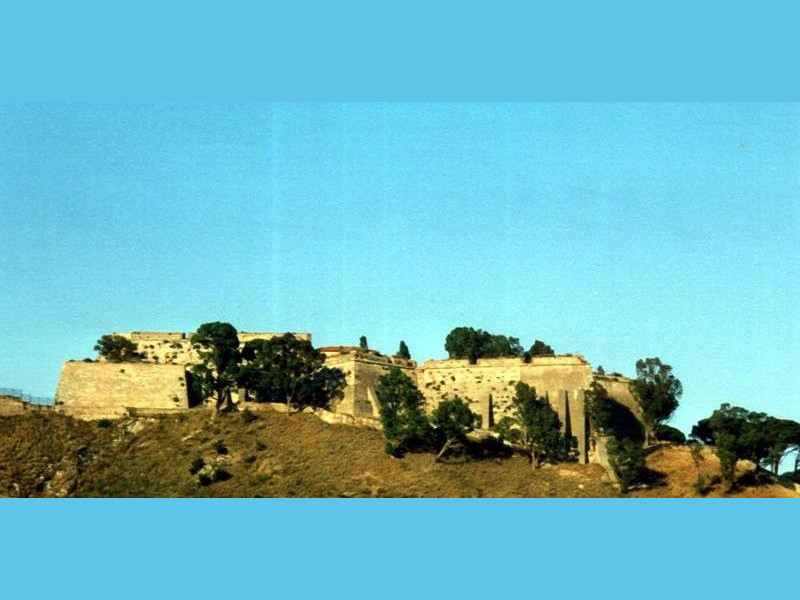 Immagine descrittiva - https://commons.wikimedia.org/wiki/Category:Forte_Gonzaga_(Messina)?uselang=it#/media/File:Gonzaga4.jpg Immagine descrittiva - https://commons.wikimedia.org/wiki/Category:Forte_Gonzaga_(Messina)?uselang=it#/media/File:Gonzaga4.jpg