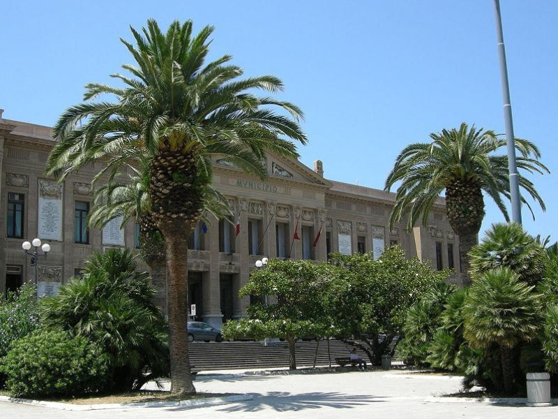 Immagine descrittiva - https://it.wikipedia.org/wiki/Palazzo_Zanca#/media/File:Messina,_comune.JPG Immagine descrittiva - https://it.wikipedia.org/wiki/Palazzo_Zanca#/media/File:Messina,_comune.JPG