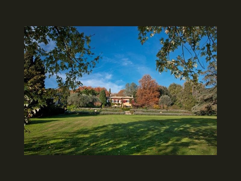 Immagine descrittiva -  http://www.sanliberato.it/giardino-botanico-lago-di-bracciano.php# Immagine descrittiva -  http://www.sanliberato.it/giardino-botanico-lago-di-bracciano.php#