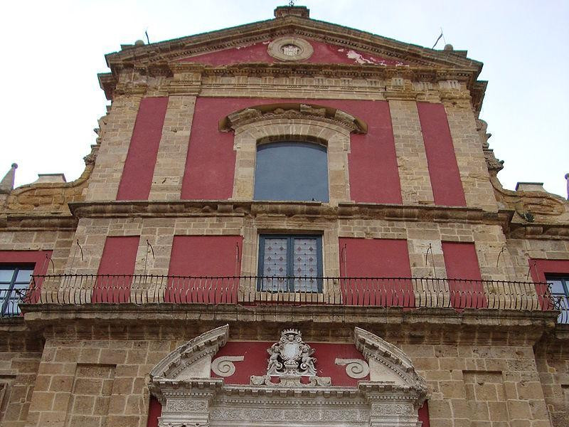 Immagine descrittiva - https://commons.wikimedia.org/wiki/User:Threecharlie Immagine descrittiva - https://commons.wikimedia.org/wiki/User:Threecharlie