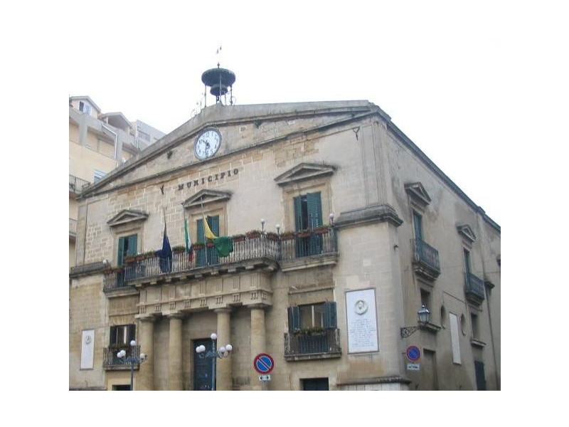 Immagine descrittiva - https://it.wikipedia.org/wiki/Enna#/media/File:Municipio_di_Enna.jpg Immagine descrittiva - https://it.wikipedia.org/wiki/Enna#/media/File:Municipio_di_Enna.jpg