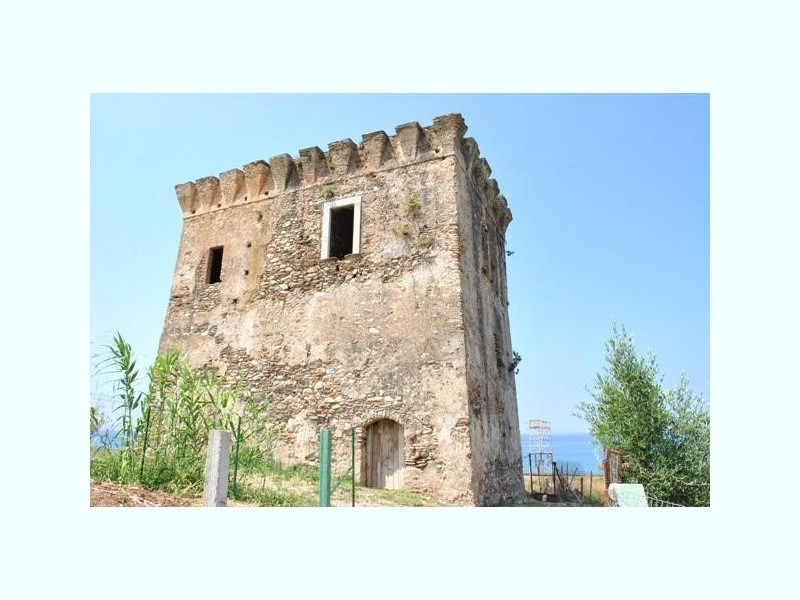 Immagine descrittiva - http://www.calabriaportal.com/images/gallery/torrebonifatiparise/torre_di_parise04.jpg Immagine descrittiva - http://www.calabriaportal.com/images/gallery/torrebonifatiparise/torre_di_parise04.jpg