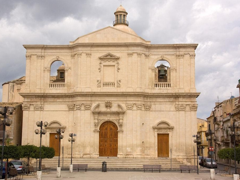 Immagine descrittiva - https://it.wikipedia.org/wiki/Chiesa_del_Santissimo_Crocifisso_(Noto)#/media/File:Noto_2008_IMG_1372.jpg Immagine descrittiva - https://it.wikipedia.org/wiki/Chiesa_del_Santissimo_Crocifisso_(Noto)#/media/File:Noto_2008_IMG_1372.jpg