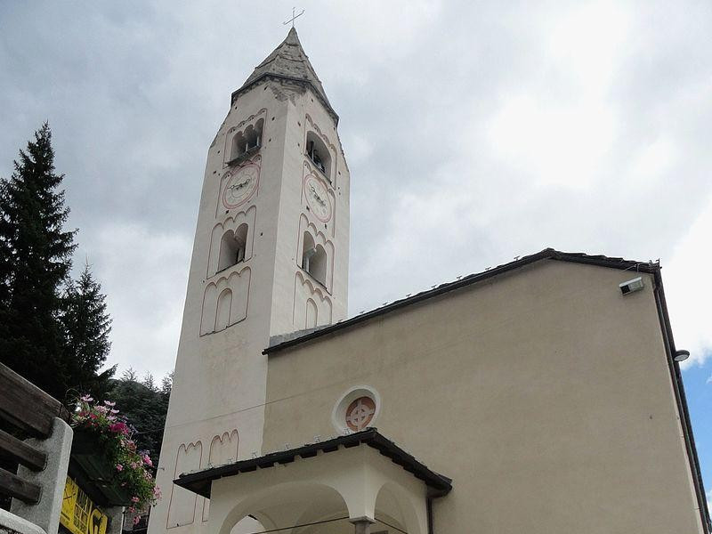 Immagine descrittiva - https://upload.wikimedia.org/wikipedia/commons/thumb/b/b4/Chiesa_di_San_Pantaleone_%28Courmayeur%29.JPG/800px-Chiesa_di_San_Pantaleone_%28Courmayeur%29.JPG Immagine descrittiva - https://upload.wikimedia.org/wikipedia/commons/thumb/b/b4/Chiesa_di_San_Pantaleone_%28Courmayeur%29.JPG/800px-Chiesa_di_San_Pantaleone_%28Courmayeur%29.JPG