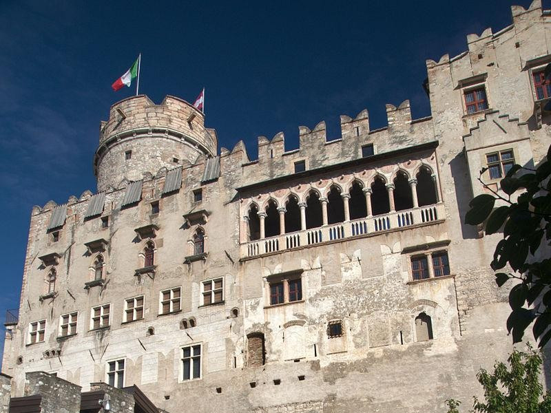 Immagine descrittiva - https://commons.wikimedia.org/wiki/User:Vuvueffino Immagine descrittiva - https://commons.wikimedia.org/wiki/User:Vuvueffino
