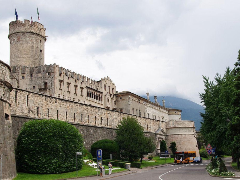 Immagine descrittiva - https://commons.wikimedia.org/wiki/User:Jakubhal Immagine descrittiva - https://commons.wikimedia.org/wiki/User:Jakubhal