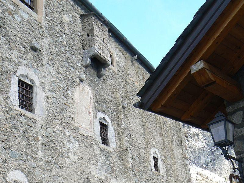 Immagine descrittiva - https://upload.wikimedia.org/wikipedia/commons/thumb/5/52/Casaforte_Passerin_d%27Entr%C3%A8ves_abcd7.JPG/800px-Casaforte_Passerin_d%27Entr%C3%A8ves_abcd7.JPG Immagine descrittiva - https://upload.wikimedia.org/wikipedia/commons/thumb/5/52/Casaforte_Passerin_d%27Entr%C3%A8ves_abcd7.JPG/800px-Casaforte_Passerin_d%27Entr%C3%A8ves_abcd7.JPG