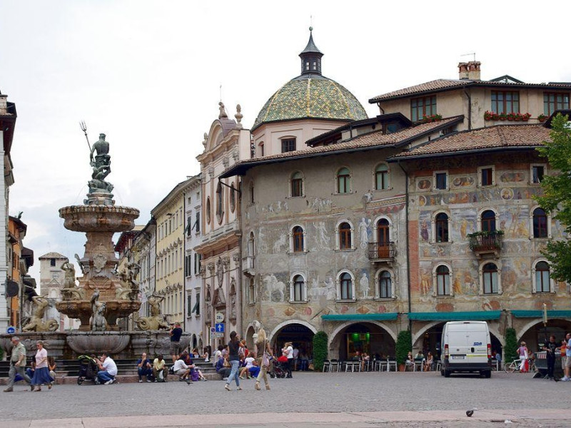 Immagine descrittiva - https://commons.wikimedia.org/wiki/User:Jakubhal Immagine descrittiva - https://commons.wikimedia.org/wiki/User:Jakubhal