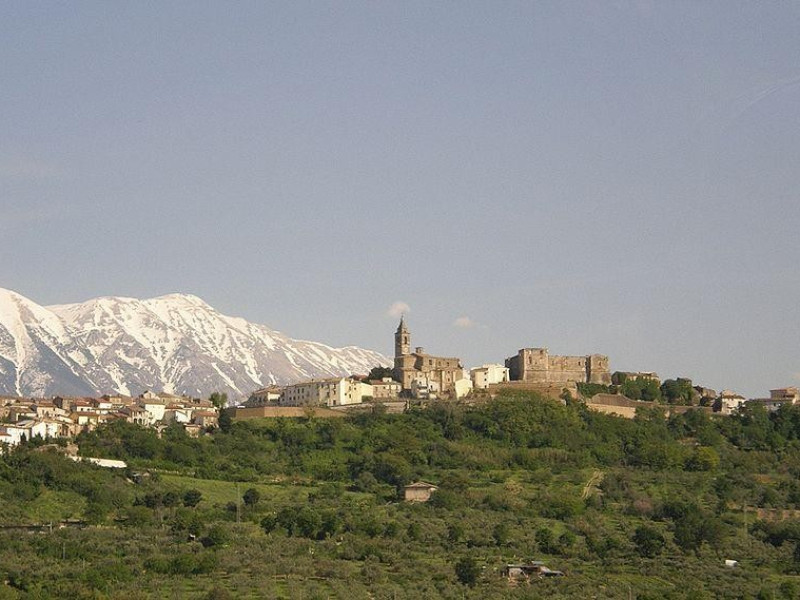 Immagine descrittiva - https://upload.wikimedia.org/wikipedia/commons/thumb/4/46/Italien_vicino_Majella_03_%28RaBoe%29.jpg/800px-Italien_vicino_Majella_03_%28RaBoe%29.jpg Immagine descrittiva - https://upload.wikimedia.org/wikipedia/commons/thumb/4/46/Italien_vicino_Majella_03_%28RaBoe%29.jpg/800px-Italien_vicino_Majella_03_%28RaBoe%29.jpg