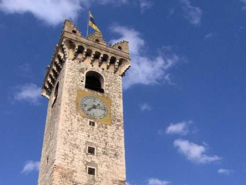 Immagine descrittiva - http://www.radioetv.it/images/img_rundown/torrecivica.jpg Immagine descrittiva - http://www.radioetv.it/images/img_rundown/torrecivica.jpg