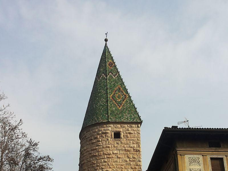 Immagine descrittiva - https://it.wikipedia.org/wiki/Trento#/media/File:TorreVerdeTrento2.jpeg Immagine descrittiva - https://it.wikipedia.org/wiki/Trento#/media/File:TorreVerdeTrento2.jpeg