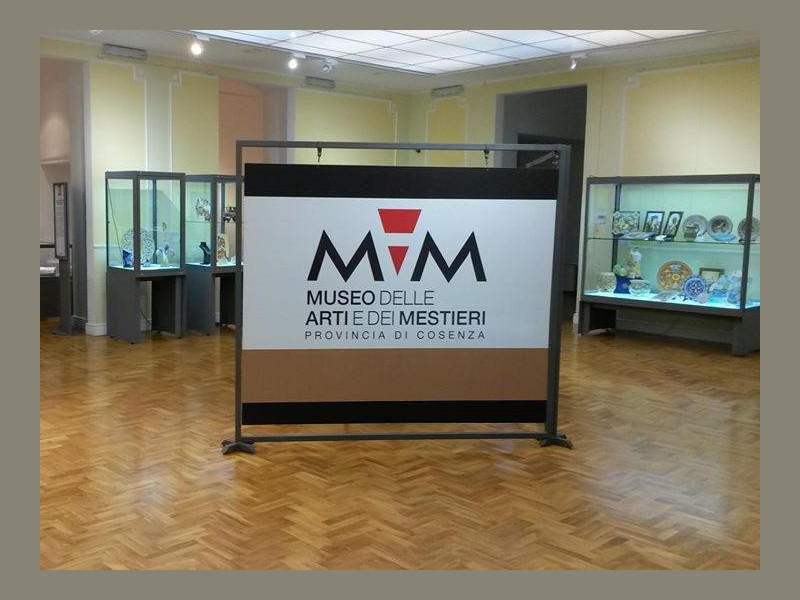Immagine descrittiva - http://www.provincia.cosenza.it/portale/portalmedia/2015-02/museoarteemestieri.jpg Immagine descrittiva - http://www.provincia.cosenza.it/portale/portalmedia/2015-02/museoarteemestieri.jpg