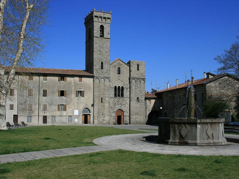 Immagine descrittiva - https://it.wikipedia.org/wiki/Abbazia_di_San_Salvatore_(Abbadia_San_Salvatore)#/media/File:Abbazia_di_s.salvatore.jpg Immagine descrittiva - https://it.wikipedia.org/wiki/Abbazia_di_San_Salvatore_(Abbadia_San_Salvatore)#/media/File:Abbazia_di_s.salvatore.jpg