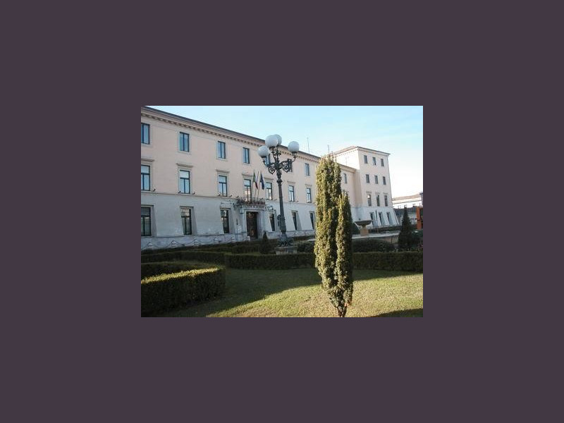 Immagine descrittiva - https://commons.wikimedia.org/w/index.php?title=User:P.Metastasio&action=edit&redlink=1 Immagine descrittiva - https://commons.wikimedia.org/w/index.php?title=User:P.Metastasio&action=edit&redlink=1
