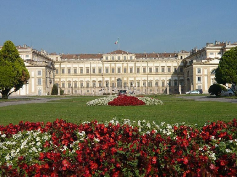 Immagine descrittiva - http://www.fotoeweb.it/milano/monza/VillaReale/Monza.jpg Immagine descrittiva - http://www.fotoeweb.it/milano/monza/VillaReale/Monza.jpg