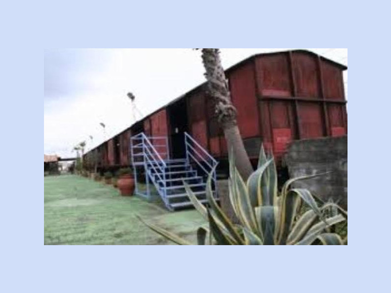 Immagine descrittiva - https://scontent-mxp1-1.xx.fbcdn.net/v/t1.0-9/15876_10152734751783940_8638850682360533386_n.jpg?oh=ebe15d62c717d33a0e1ba912404a03c8&oe=57A6A397