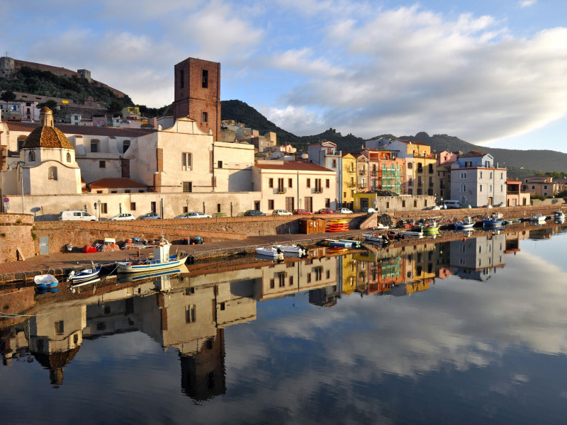 Immagine descrittiva - http://www.bosa.net/wp-content/themes/bosanet/images/backgrounds/3.jpg Immagine descrittiva - http://www.bosa.net/wp-content/themes/bosanet/images/backgrounds/3.jpg