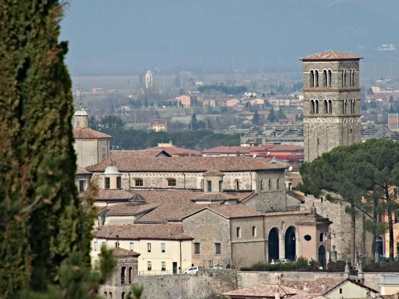 Immagine descrittiva - Di Alessandro from Rieti, Italy - Rieti, CC BY 2.0, https://commons.wikimedia.org/w/index.php?curid=44192183 Immagine descrittiva - Di Alessandro from Rieti, Italy - Rieti, CC BY 2.0, https://commons.wikimedia.org/w/index.php?curid=44192183