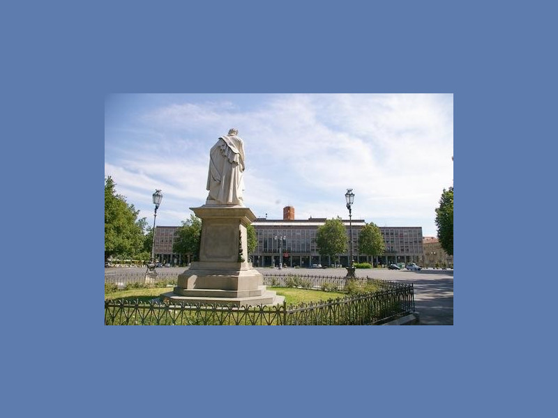 Immagine descrittiva - http://www.osservatoriodelpaesaggio.org/ATLANTE%20DEL%20PAESAGGIO/Foto%20Atlante%20Astigiano/Asti/Foto%20Piazza%20Vittorio%20Alfieri%20ad%20Asti/Piazza%20Alfieri_10.jpg Immagine descrittiva - http://www.osservatoriodelpaesaggio.org/ATLANTE%20DEL%20PAESAGGIO/Foto%20Atlante%20Astigiano/Asti/Foto%20Piazza%20Vittorio%20Alfieri%20ad%20Asti/Piazza%20Alfieri_10.jpg