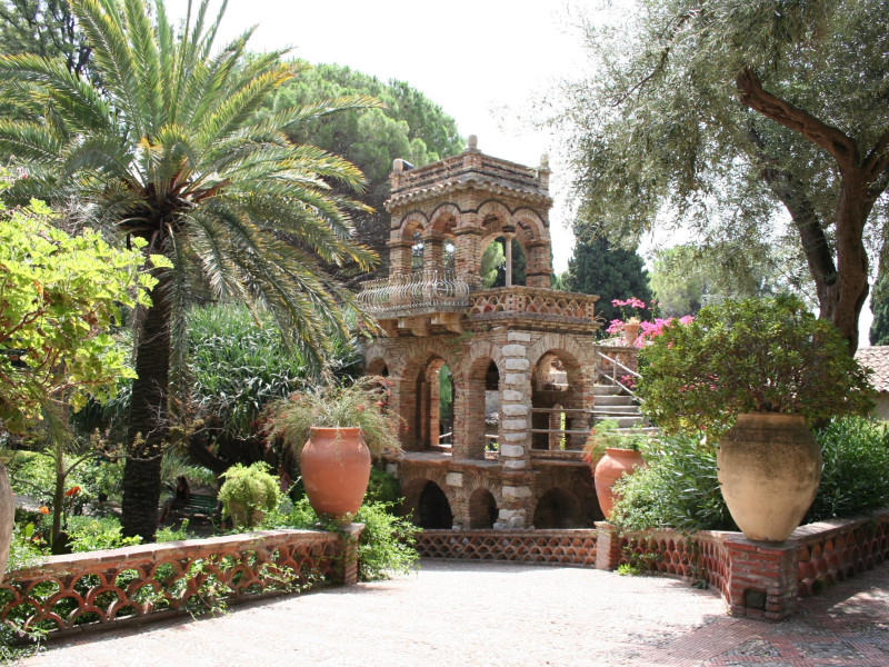 Immagine descrittiva - http://www.radiotaxicomiso.it/images/escursioni/taormina/3336151.jpg Immagine descrittiva - http://www.radiotaxicomiso.it/images/escursioni/taormina/3336151.jpg