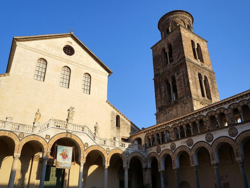 Immagine descrittiva - Di Leandro Neumann Ciuffo - Cattedrale di Salerno, CC BY 2.0, https://commons.wikimedia.org/w/index.php?curid=28377443 Immagine descrittiva - Di Leandro Neumann Ciuffo - Cattedrale di Salerno, CC BY 2.0, https://commons.wikimedia.org/w/index.php?curid=28377443