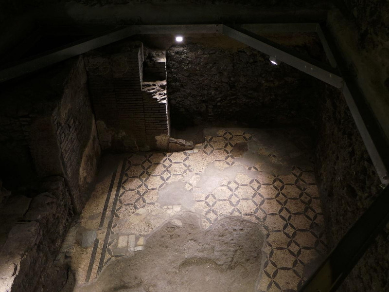 Pavimento romano sotterraneo Pavimento romano sotterraneo