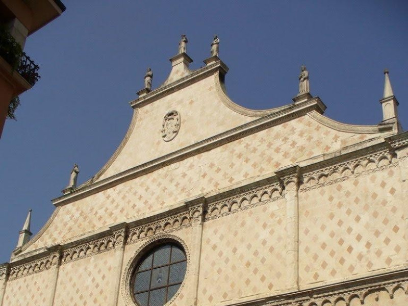 Immagine descrittiva - Di jeffwarder - Vicenza - Duomo, CC BY-SA 3.0, https://commons.wikimedia.org/w/index.php?curid=31823513 Immagine descrittiva - Di jeffwarder - Vicenza - Duomo, CC BY-SA 3.0, https://commons.wikimedia.org/w/index.php?curid=31823513