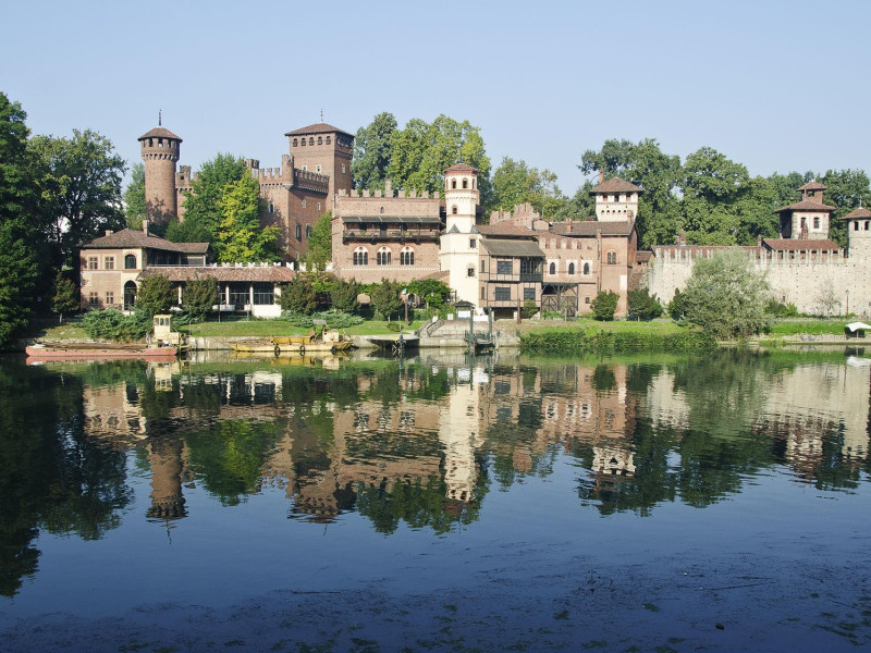 BORGO E ROCCA MEDIEVALE BORGO E ROCCA MEDIEVALE