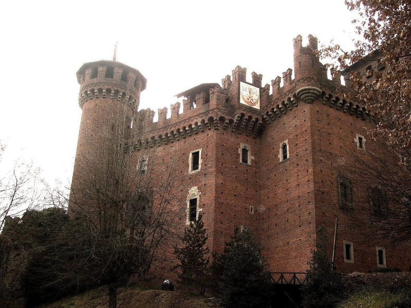BORGO E ROCCA MEDIEVALE BORGO E ROCCA MEDIEVALE