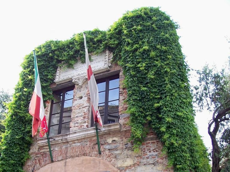 Immagine descrittiva - https://commons.wikimedia.org/wiki/User:Flickr%20upload%20bot Immagine descrittiva - https://commons.wikimedia.org/wiki/User:Flickr%20upload%20bot