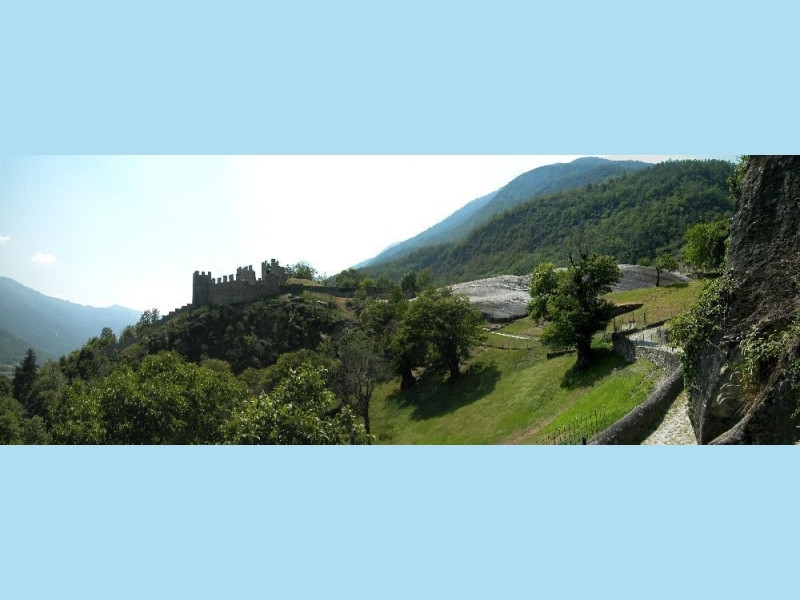 Grosio, Parco delle Incisioni Rupestri con Rupe Magna di Grosio Grosio, Parco delle Incisioni Rupestri con Rupe Magna di Grosio