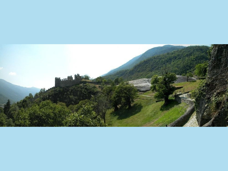 Grosio, Parco delle Incisioni Rupestri con Rupe Magna di Grosio Grosio, Parco delle Incisioni Rupestri con Rupe Magna di Grosio